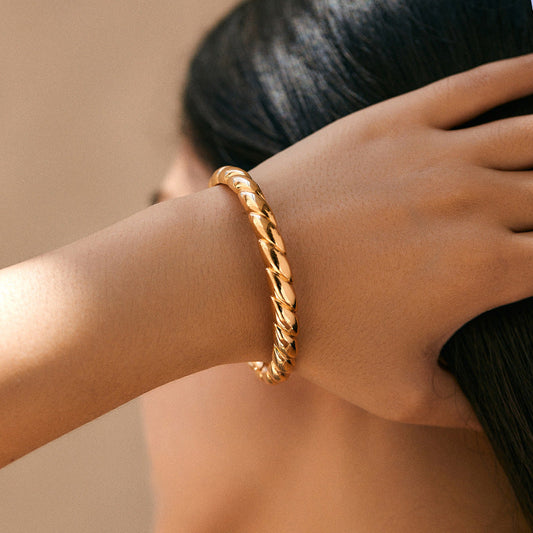 French Twist Cuff Stella Harte
