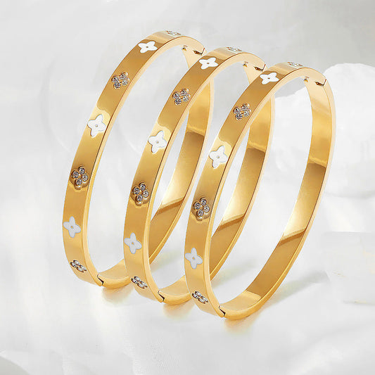 Alicia Bangle Stella Harte