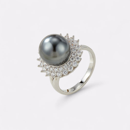 Vionna Pearl Ring Stella Harte