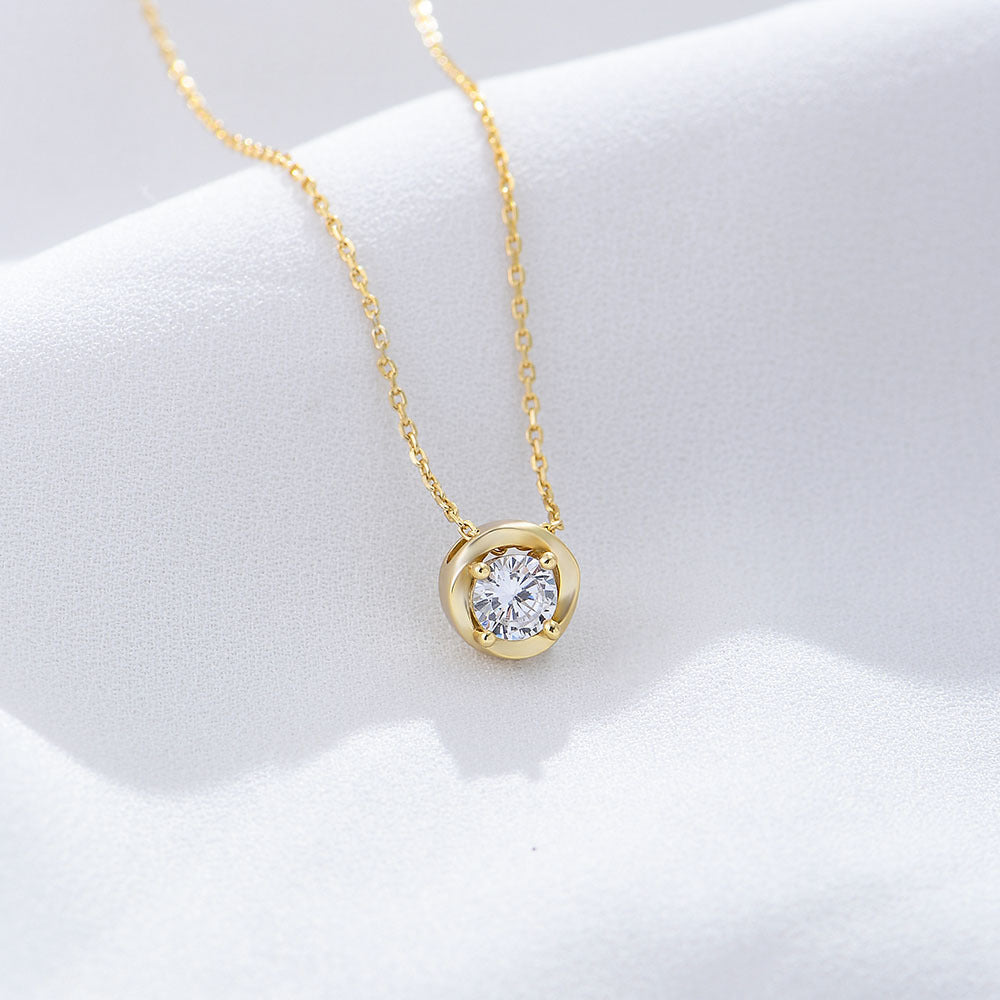 Whispering Hollow Kiss Necklace