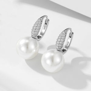 Amélie’s PearlLuxe Earrings