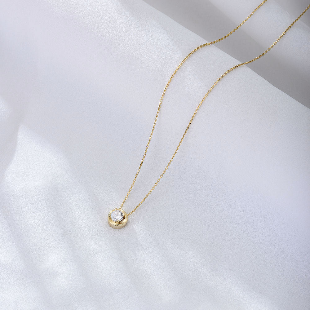 Whispering Hollow Kiss Necklace