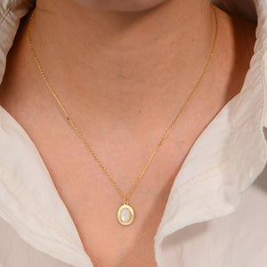 OvalGlow Retro Chic Necklace