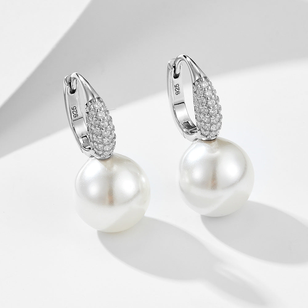 Amélie’s PearlLuxe Earrings