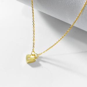 Lueur d’Amour Pendant Necklace