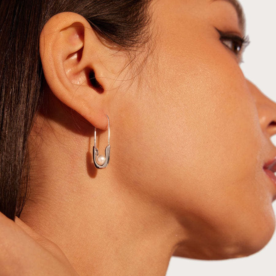 S.Harte Elegant Safety Pin Pearl Earrings Stella Harte