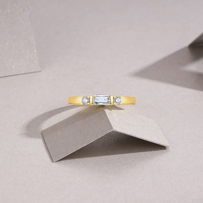 Isolde Beam Ring Stella Harte