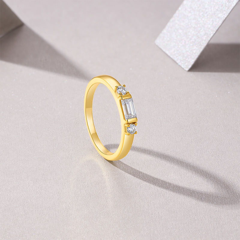 Isolde Beam Ring Stella Harte