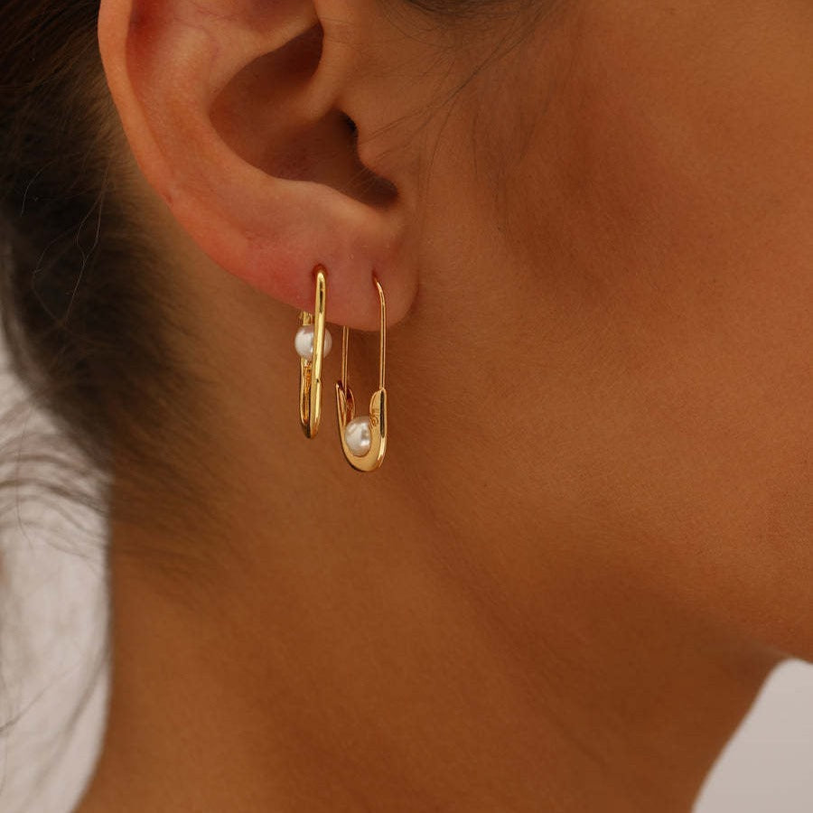 S.Harte Elegant Safety Pin Pearl Earrings Stella Harte