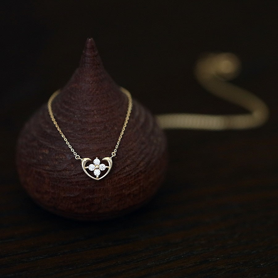 Clover's Luck Silhouette Necklace Necklace Stella Harte