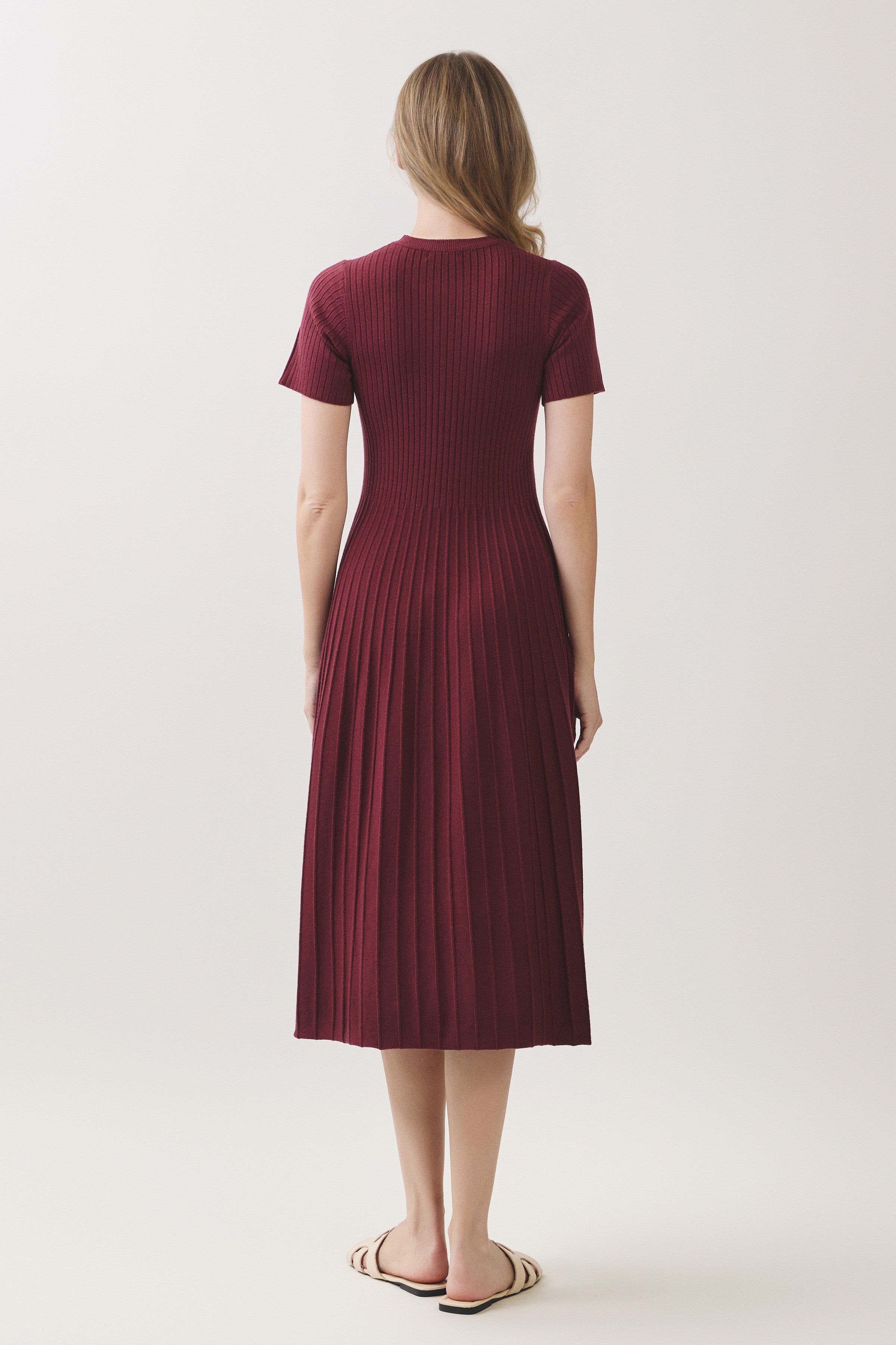 Ribbed Knit Short Sleeve Midi Dress