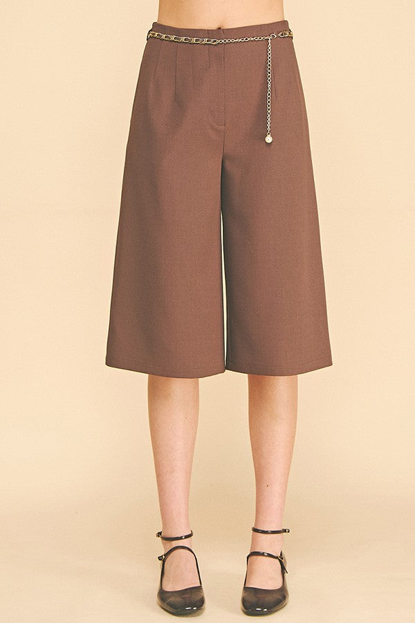 Twill Faux Gold Pearl End Chain Bermuda Shorts
