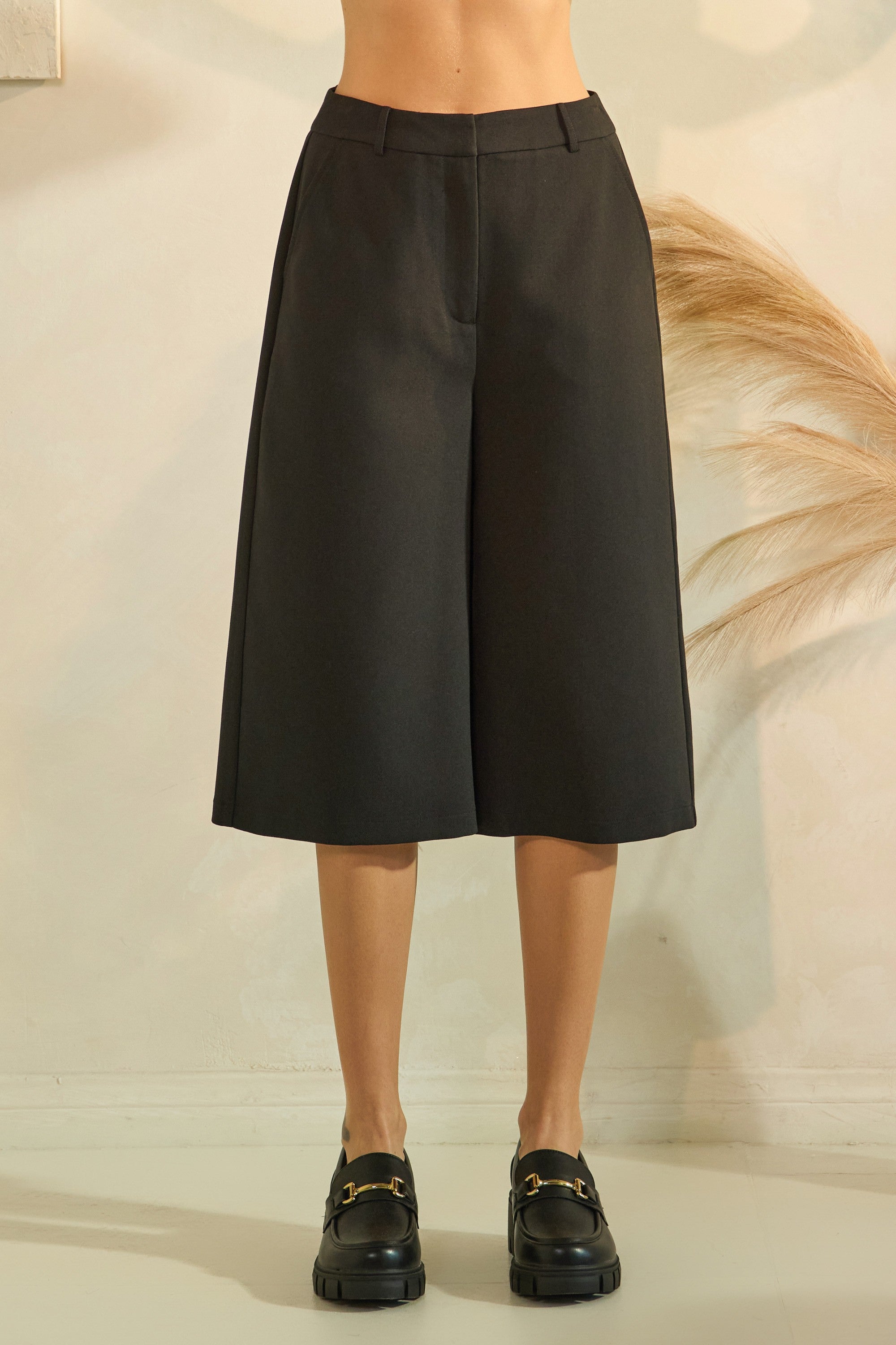 Twill Wide Leg Capri Shorts