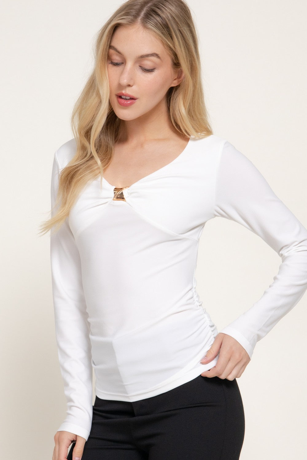 Long Slv Metal Applique V-neck Knit Top