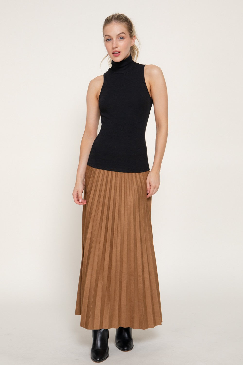 Sleeveless Turtle Neck Rib Knit Top