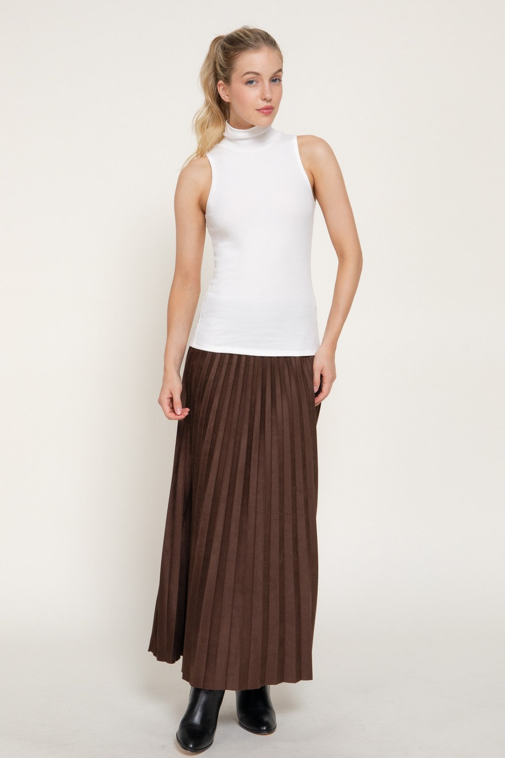 Sleeveless Turtle Neck Rib Knit Top
