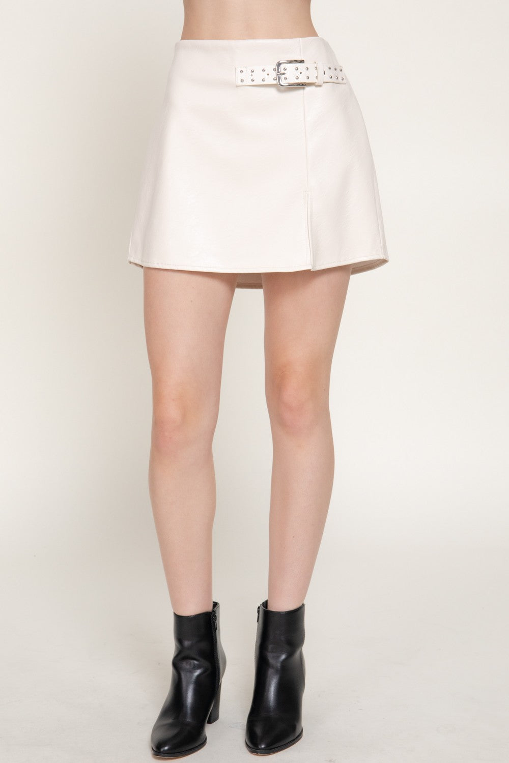 Metal Buckle Detail Faux Leather Mini Skirt