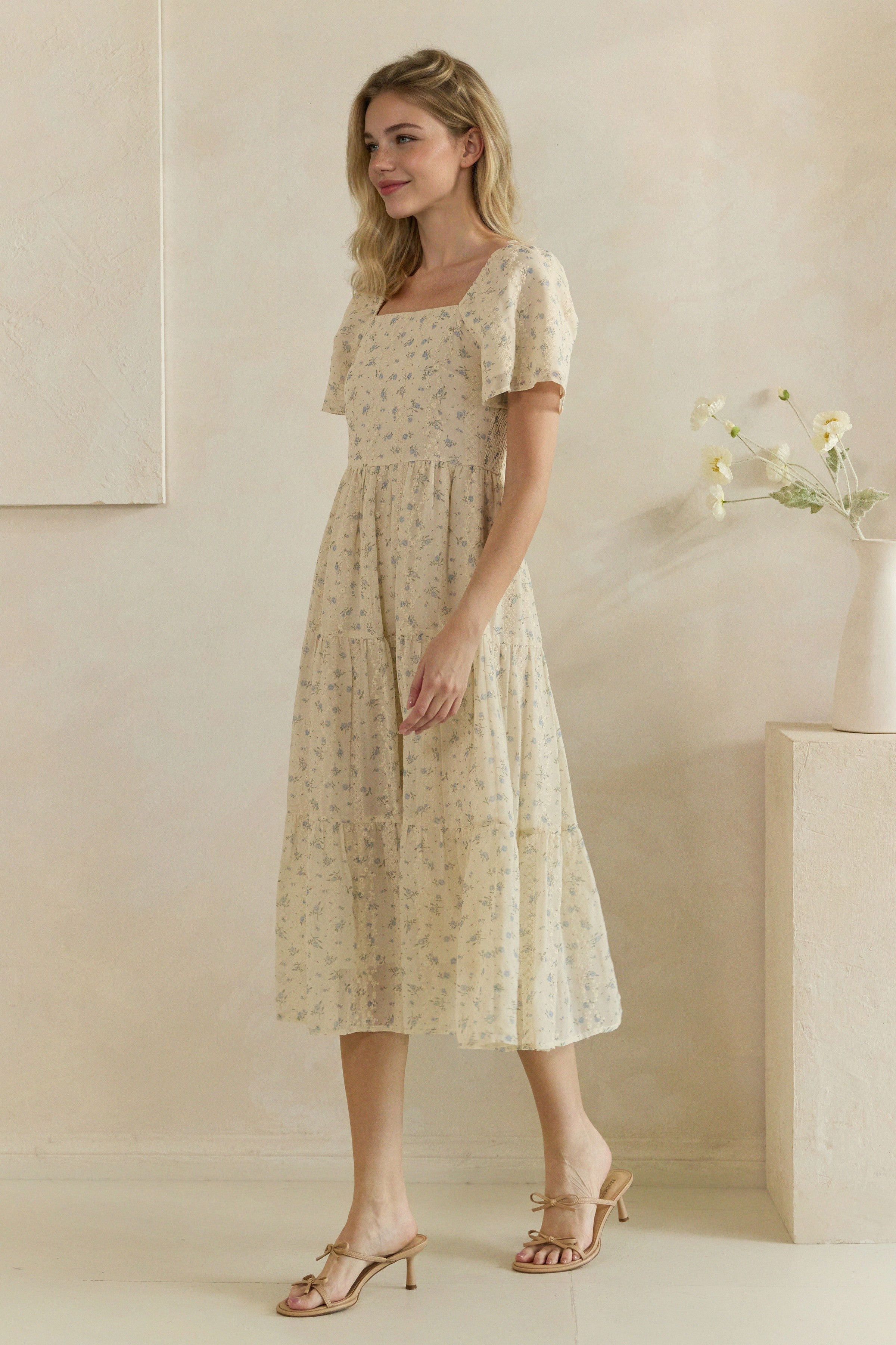 Plus Size Ditsy Floral Tiered Square Neck Midi Dress