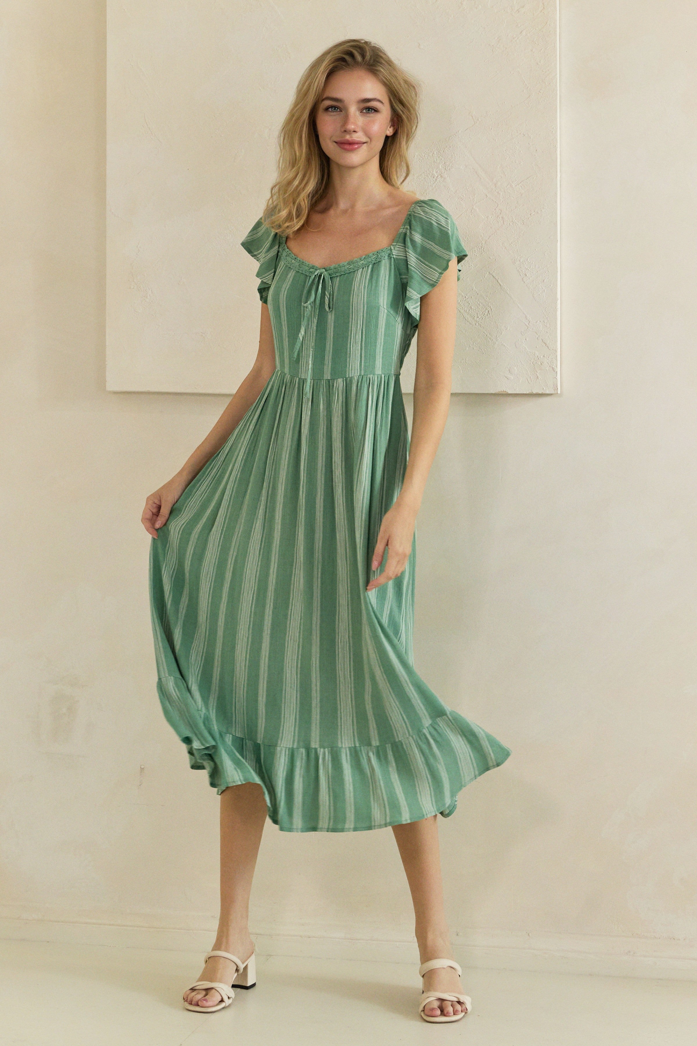Plus Size Lace Trim Sweetheart Flutter Sleeve Midi Dress