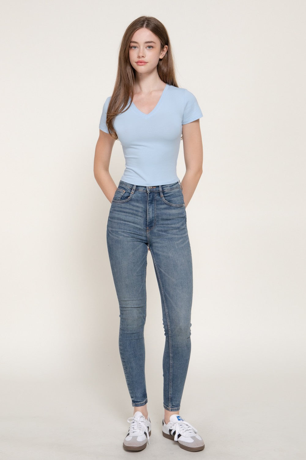 Short Sleeve V-Neck Crop Top