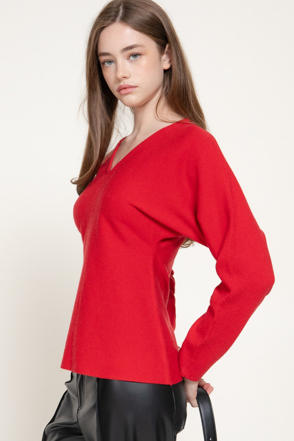 Long Sleeve V-Neck Fitted Waist Fine Knit Sweater