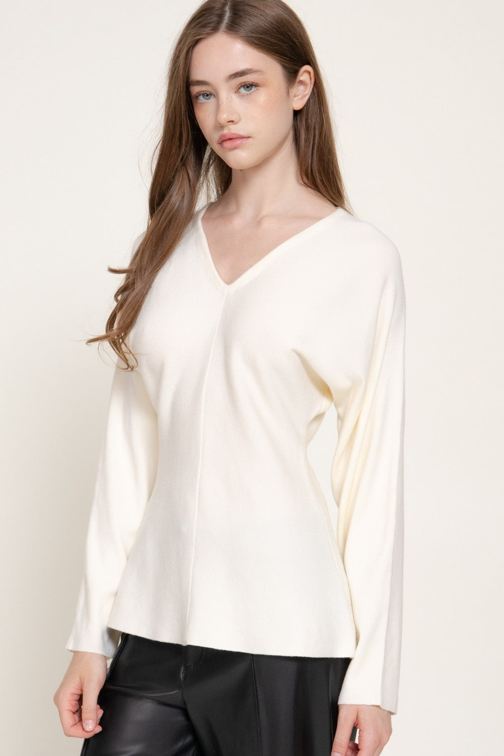 Long Sleeve V-Neck Fitted Waist Fine Knit Sweater