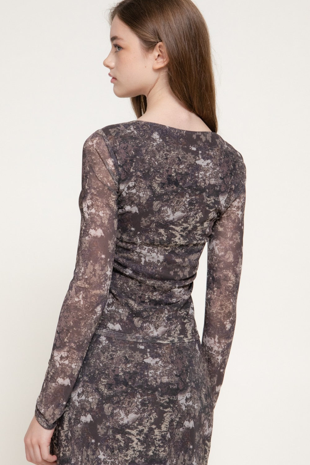 Long Slv Applique Print Mesh Top
