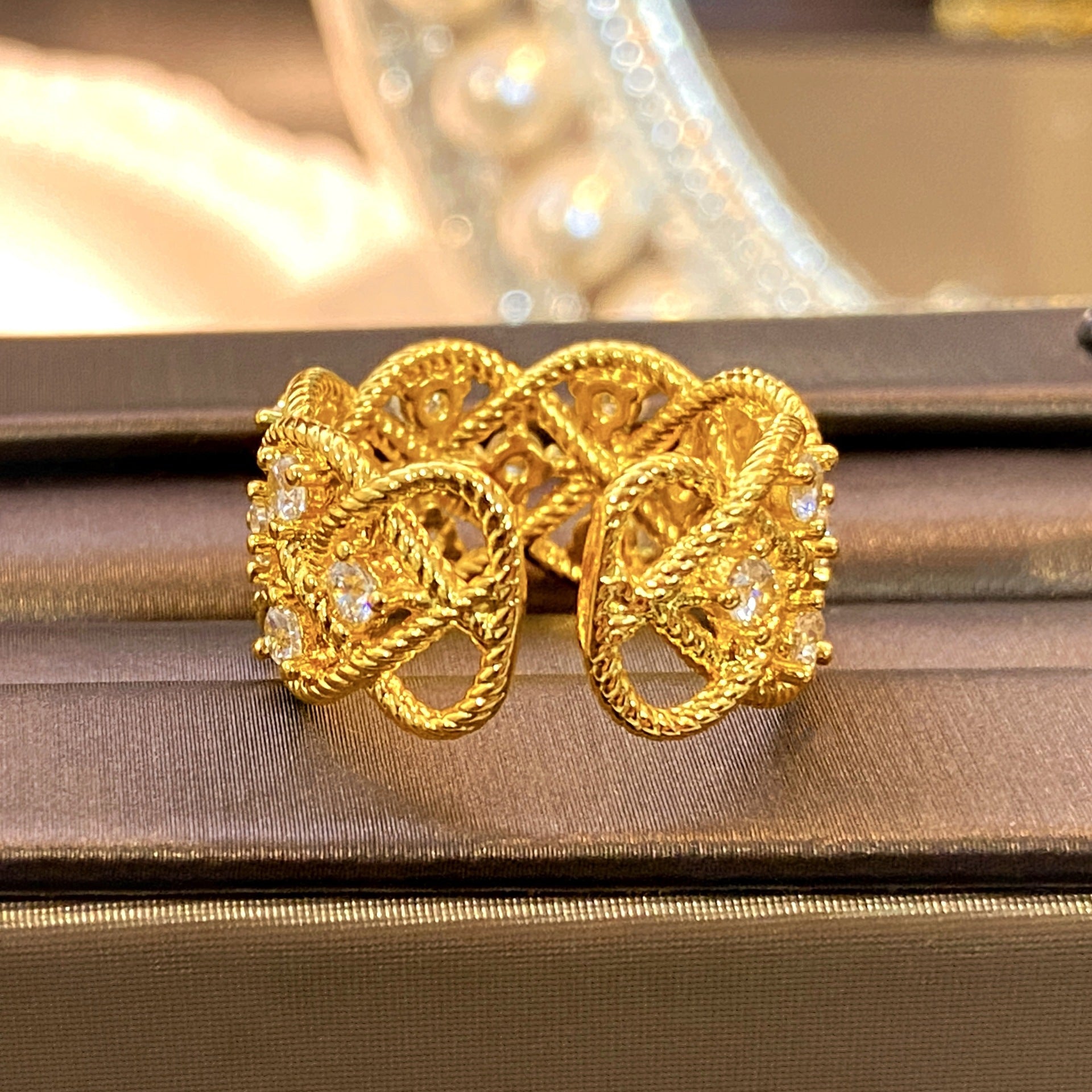 The Eternal Elegance Ring Stella Harte