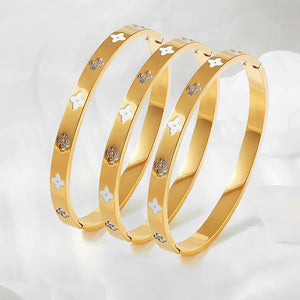 Alicia Bangle