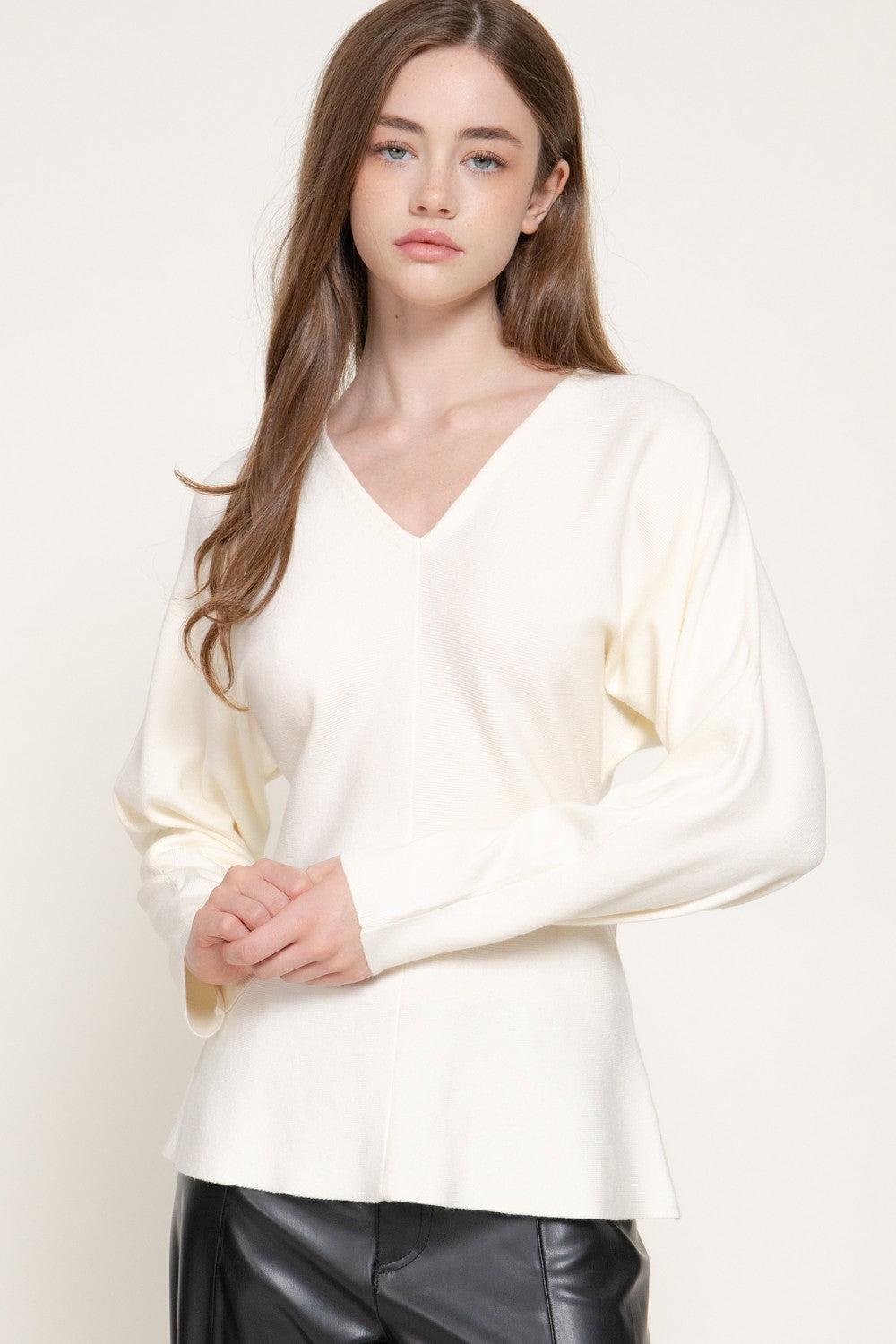 Long Sleeve V-Neck Fitted Waist Fine Knit Sweater