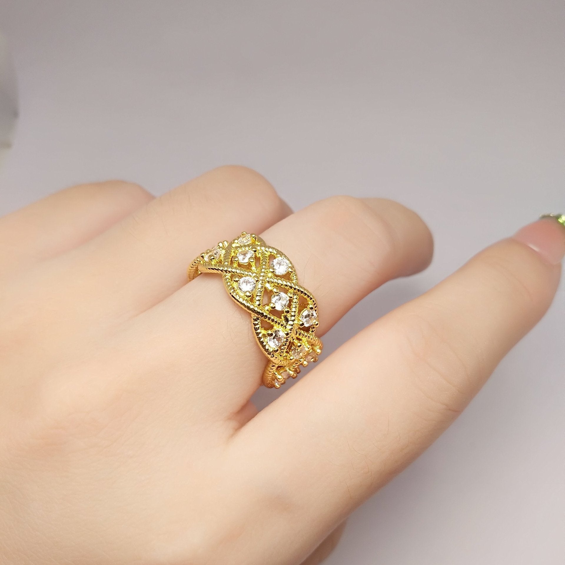 The Eternal Elegance Ring Stella Harte
