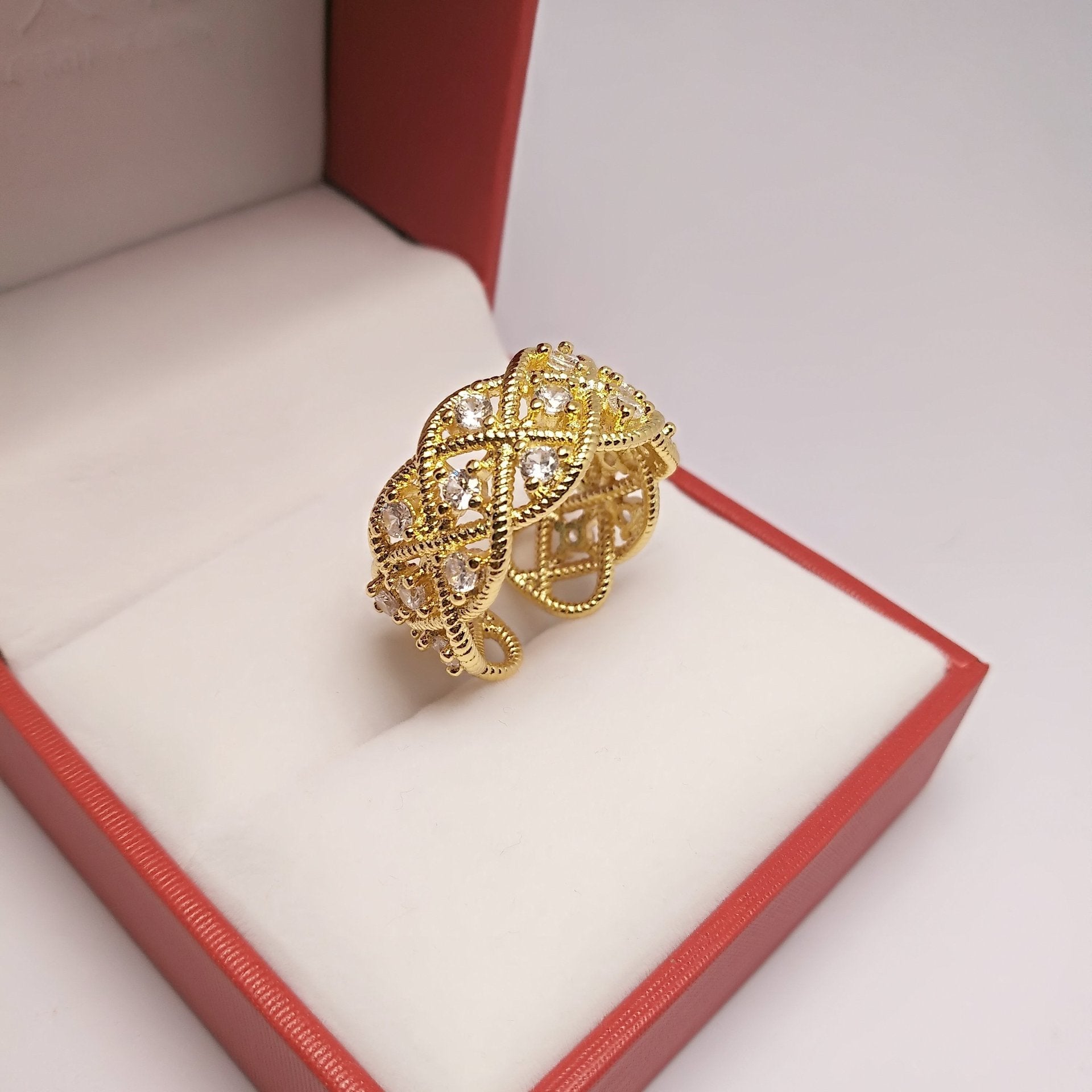 The Eternal Elegance Ring Stella Harte