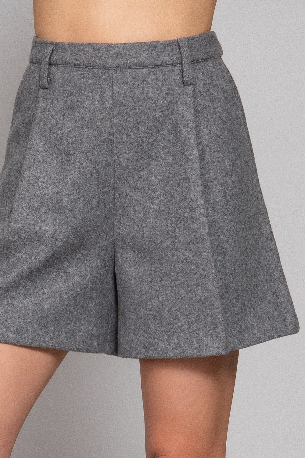 Pleated Soft Short Pants