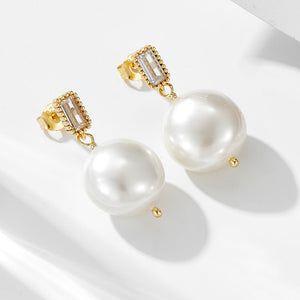 Juliette’s ShellButton Earrings Stella Harte
