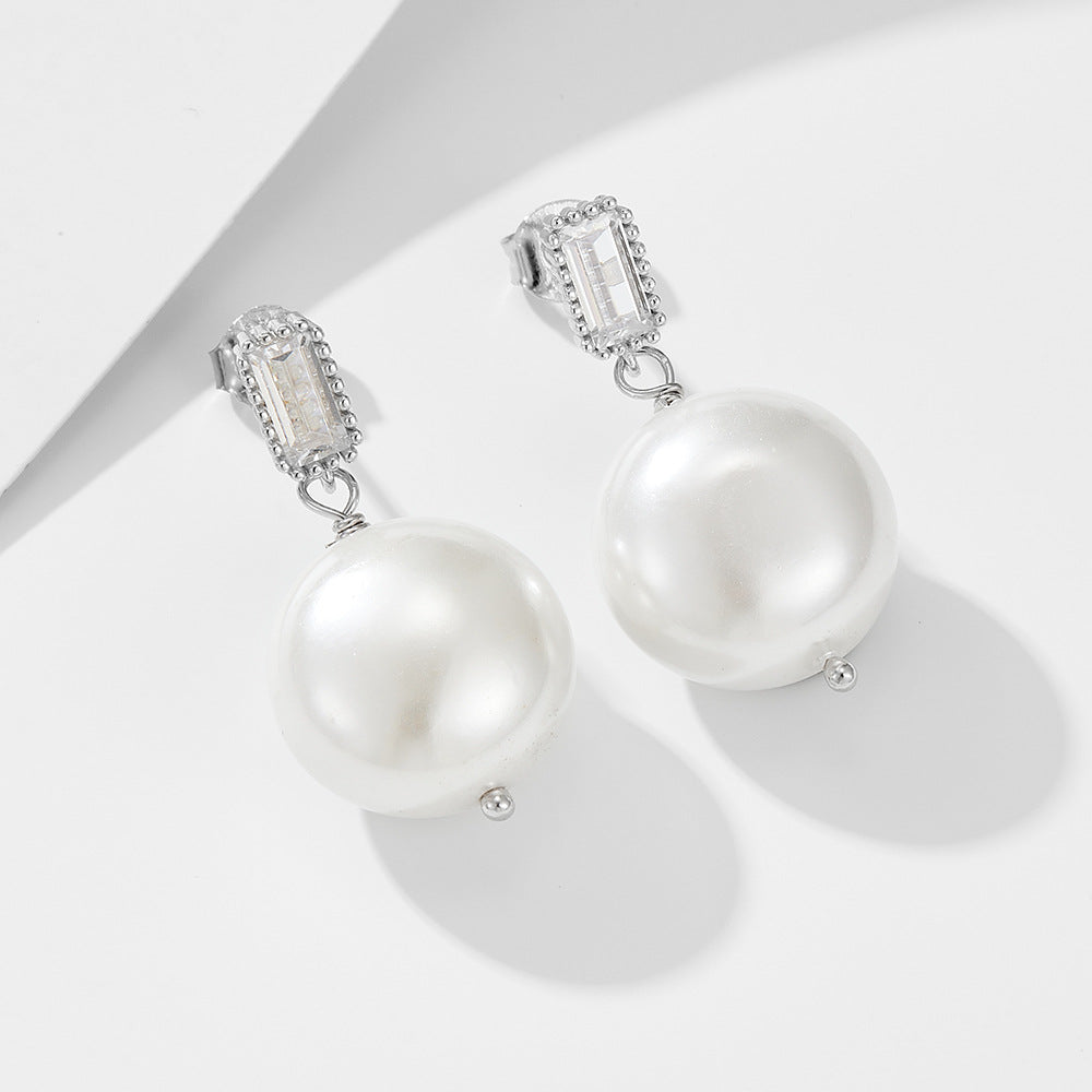 Juliette’s ShellButton Earrings Stella Harte