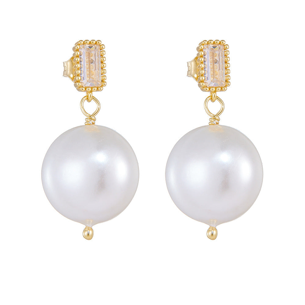 Juliette’s ShellButton Earrings Stella Harte