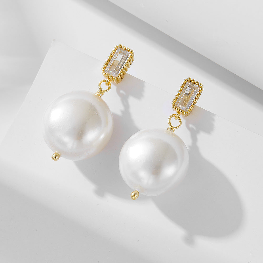 Juliette’s ShellButton Earrings Stella Harte