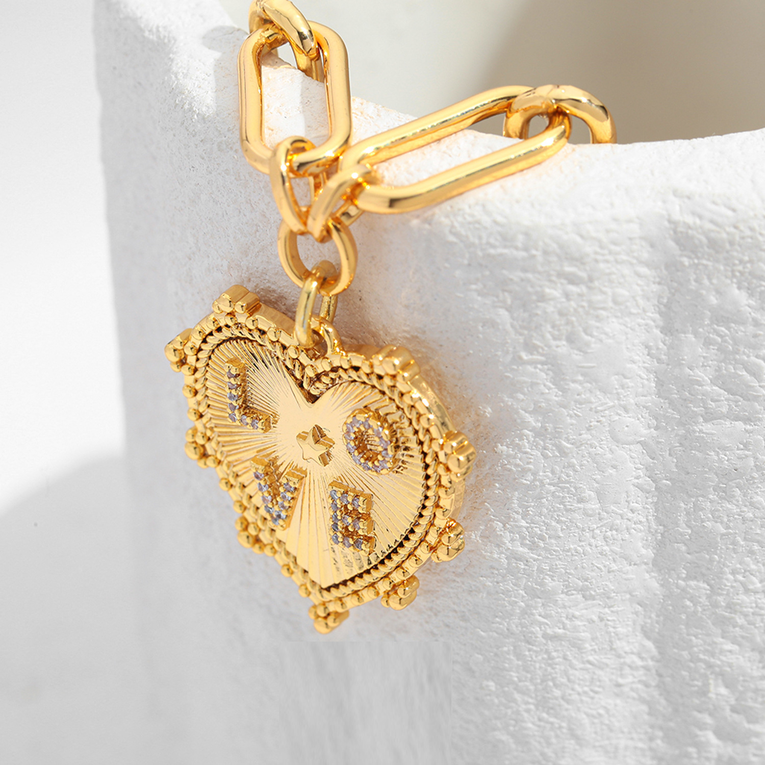 The Golden Heart Charm Bracelet Stella Harte