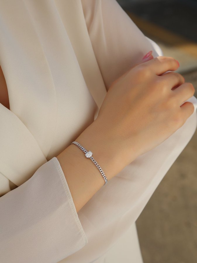 Pear Link Glow Bracelet