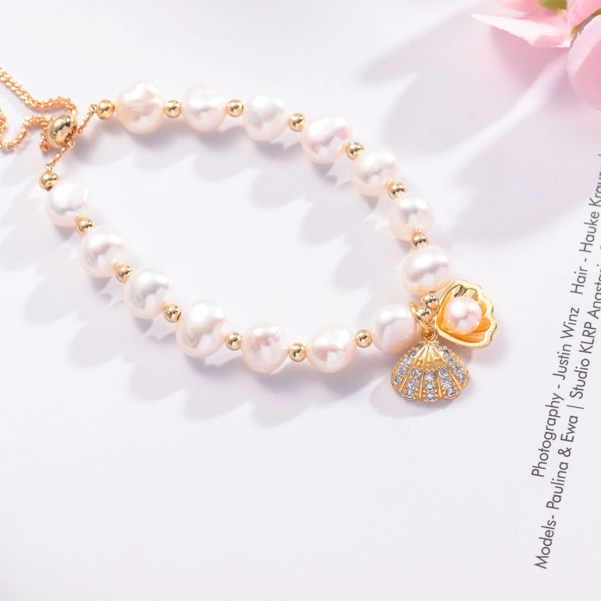 Pearl Seashell Glow Bracelet