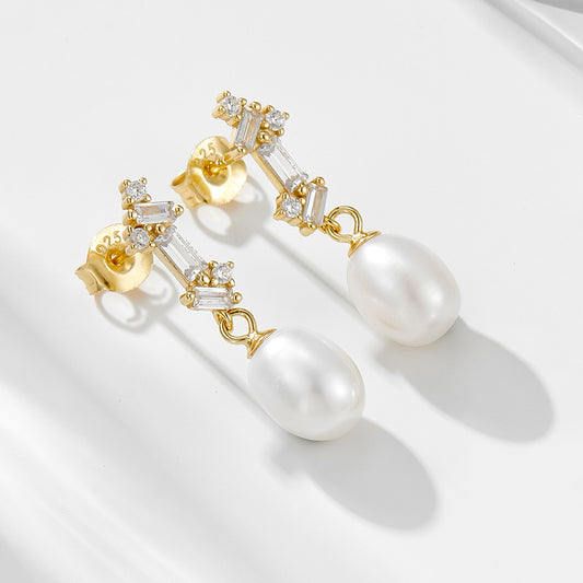 Elise’s PearlFrost Earrings
