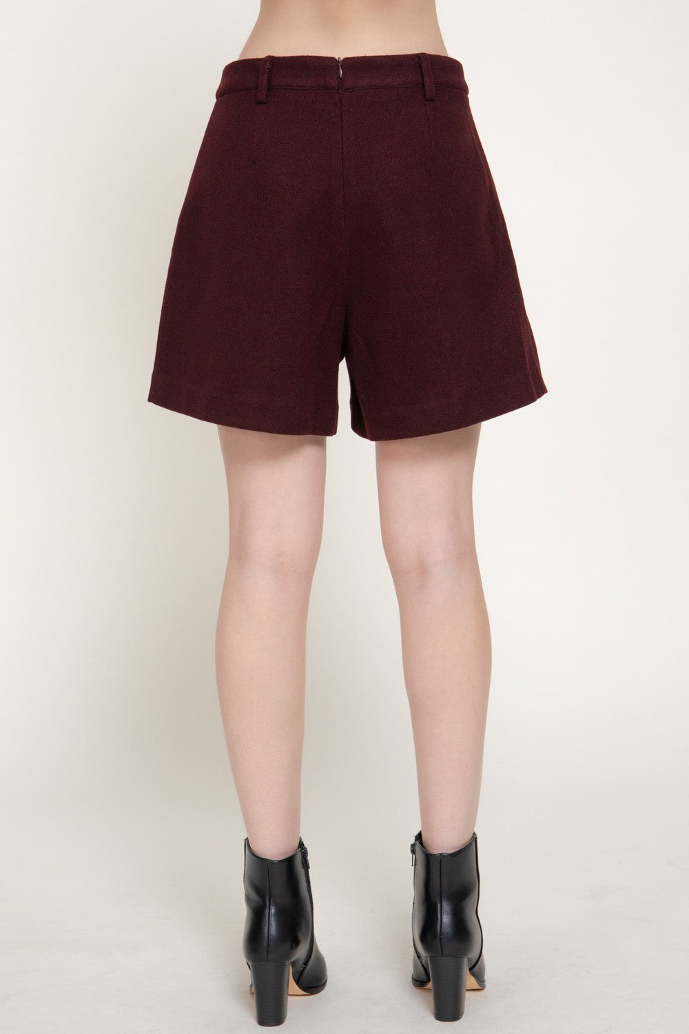 Pleated Soft Short Pants