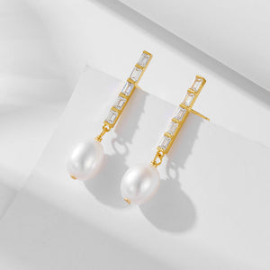 Olivia’s PearlChic Earrings Stella Harte