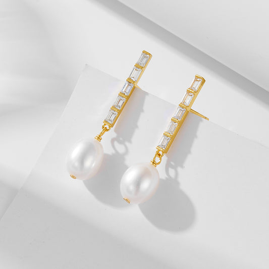 Olivia’s PearlChic Earrings