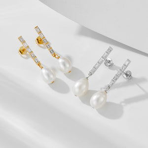 Olivia’s PearlChic Earrings Stella Harte