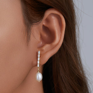 Olivia’s PearlChic Earrings Stella Harte