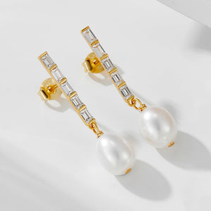 Olivia’s PearlChic Earrings Stella Harte