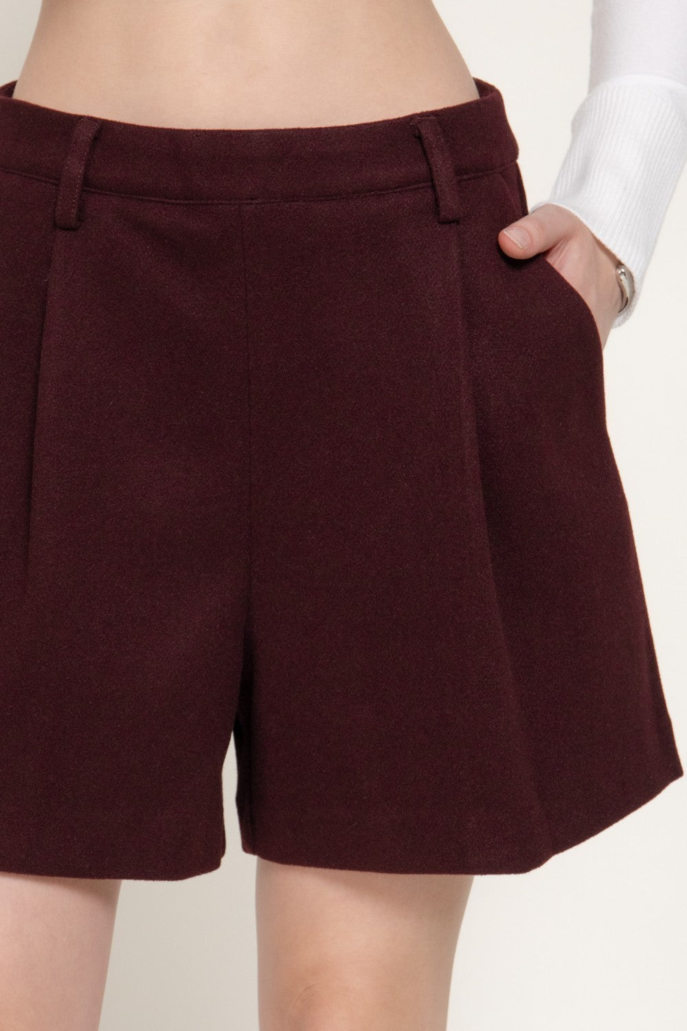 Pleated Soft Short Pants