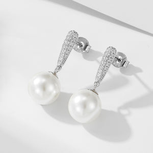 Zoe’s PearlZest Earrings