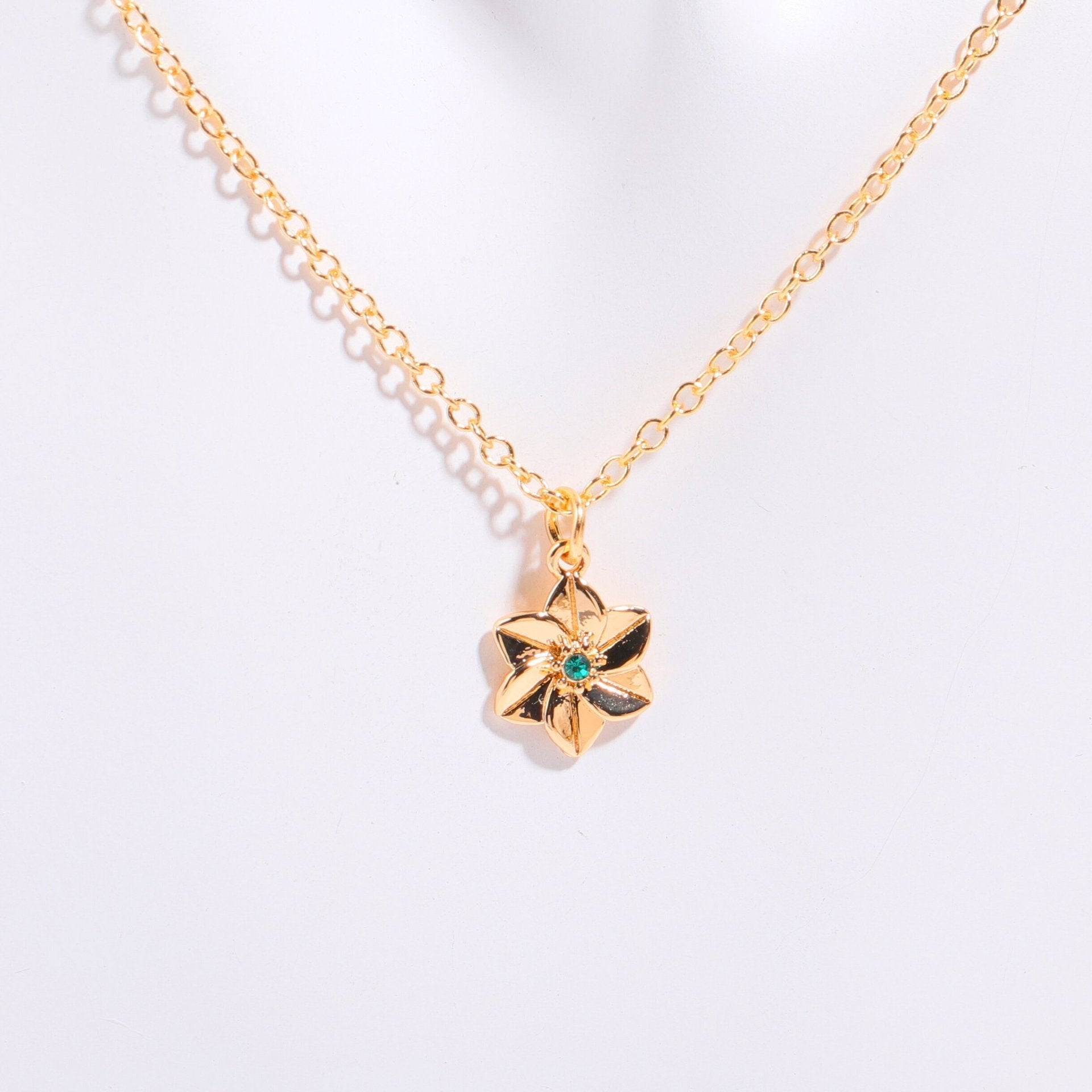 Mama's Bloom Birthstone Necklace Stella Harte